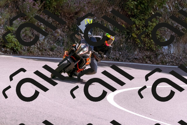 202509061252-_DSC8827_d1_