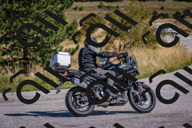 202509061132-DSC_8655_c4_