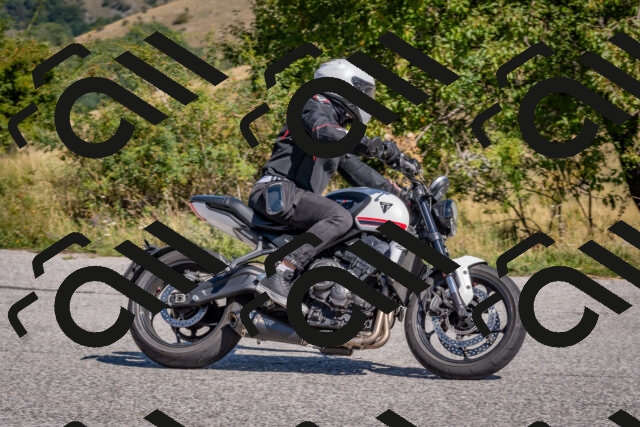 202509061141-DSC_8669_c4_