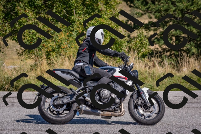 202509061141-DSC_8670_c4_