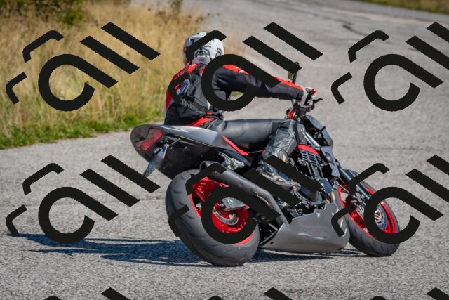 202509061144-DSC_8691_c4_