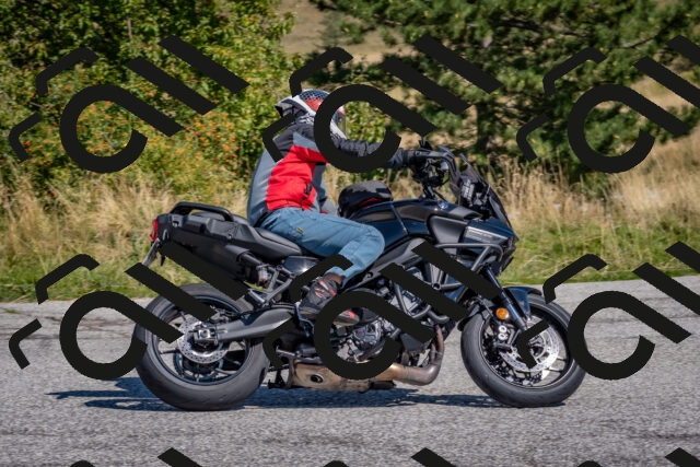 202509061155-DSC_8799_c4_