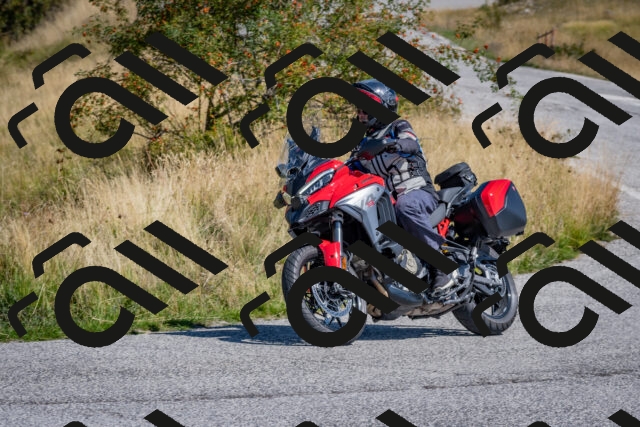 202509061157-DSC_8819_c4_