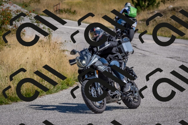 202509061205-DSC_8880_c4_