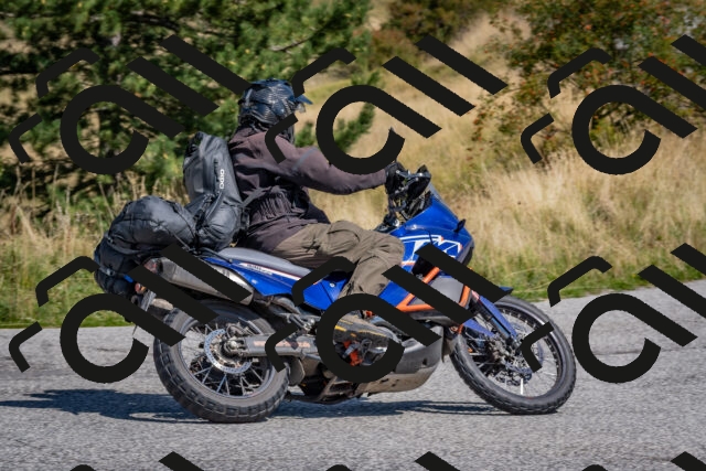 202509061208-DSC_8925_c4_