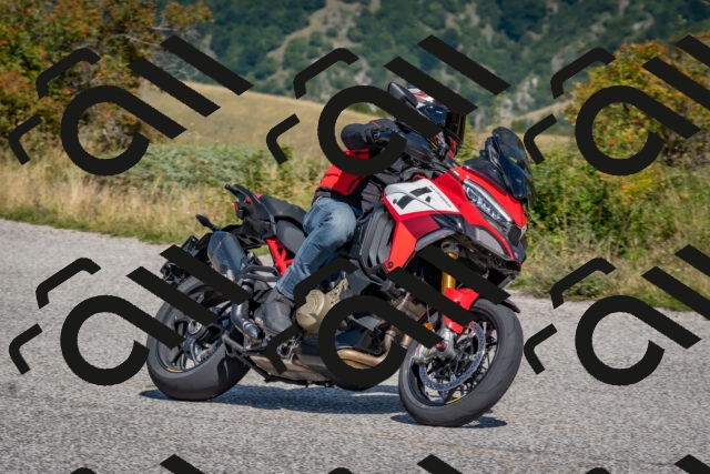 202509061209-DSC_8929_c4_