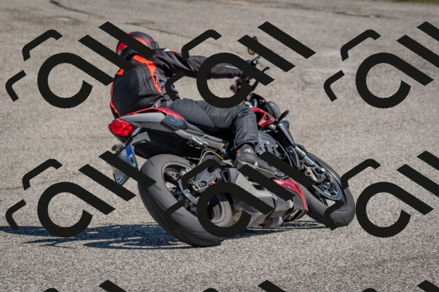 202509061210-DSC_8946_c4_