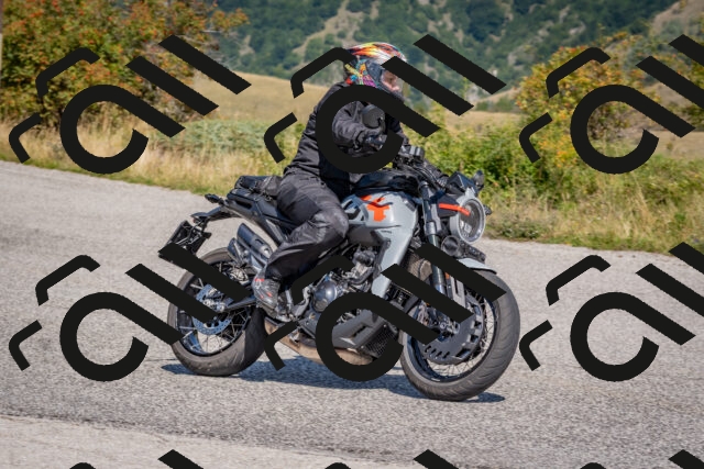 202509061211-DSC_8957_c4_