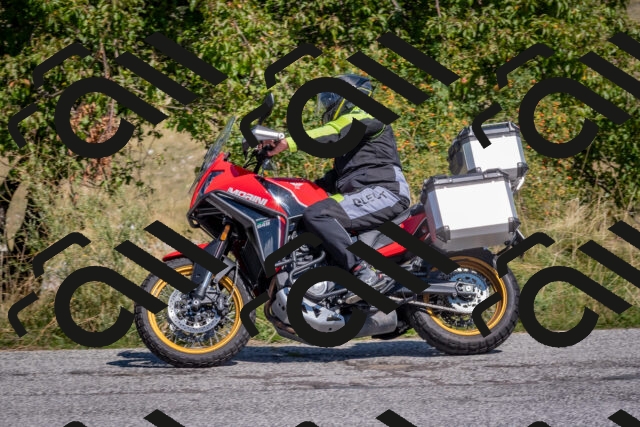 202509061216-DSC_8977_c4_