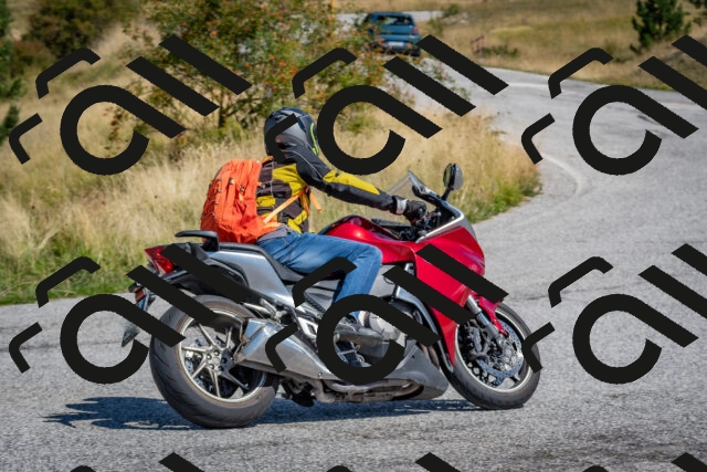 202509061216-DSC_8984_c4_