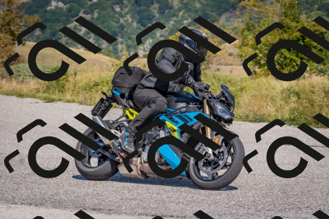 202509061218-DSC_8990_c4_