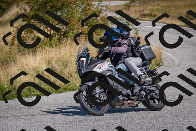 202509061226-DSC_9047_c4_