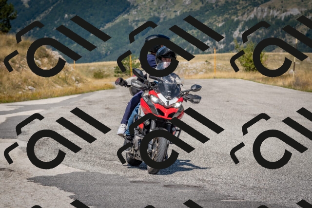 202509061228-DSC_9054_c4_