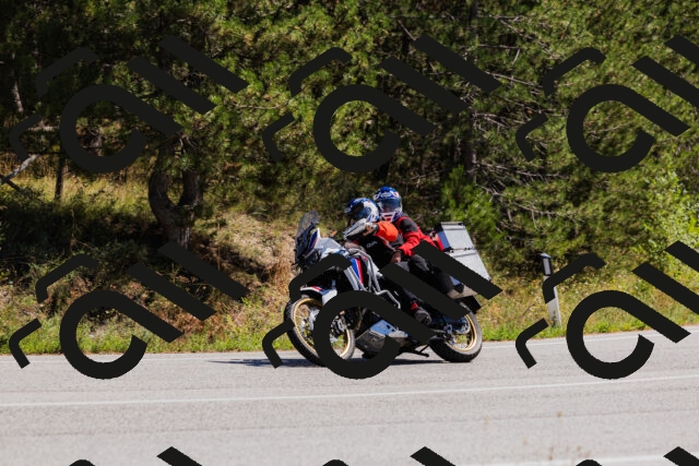 202509061307-_04A5964_c3