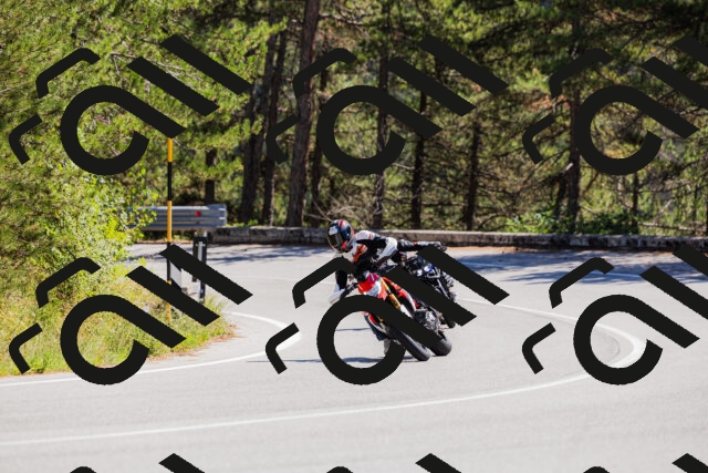 202509061307-_04A5974_c3