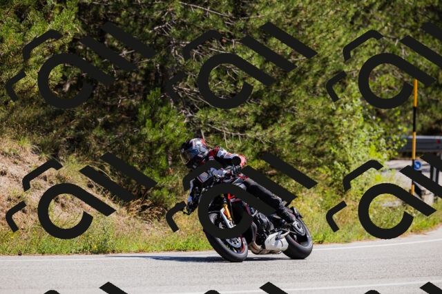 202509061311-_04A6099_c3