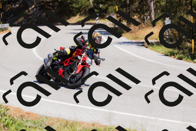 202509061312-_04A6107_c3