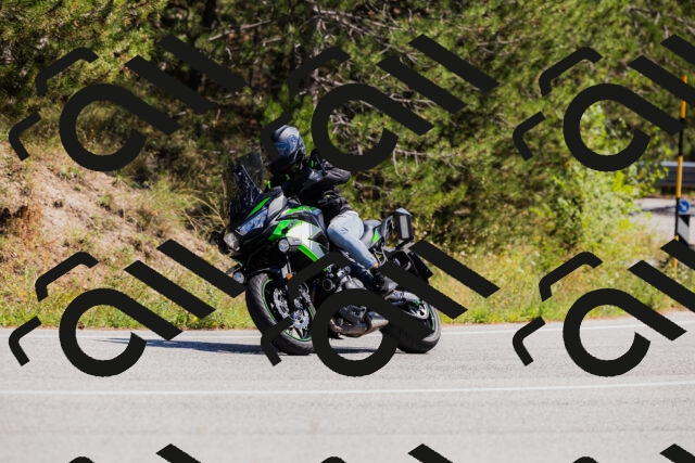 202509061320-_04A6182_c3