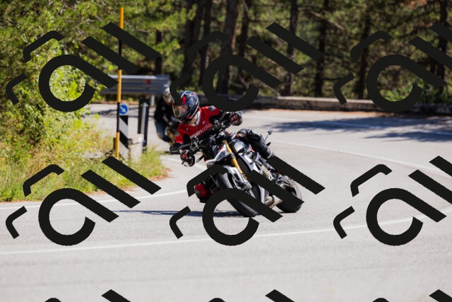 202509061321-_04A6194_c3