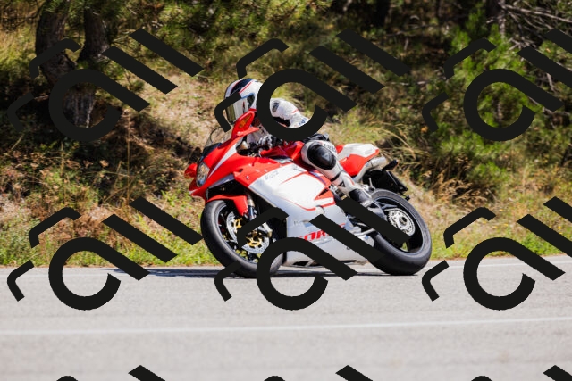 202509061322-_04A6216_c3