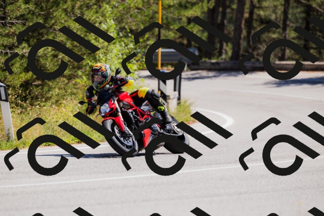 202509061322-_04A6223_c3