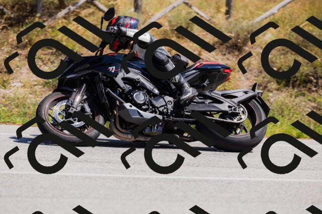 202509061326-_04A6243_c3