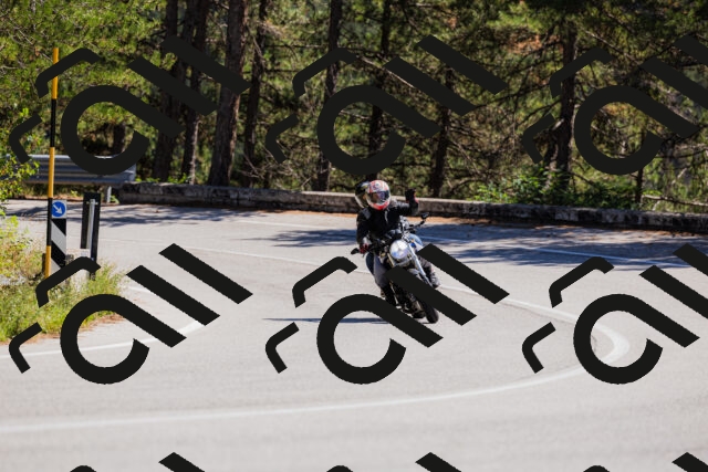 202509061326-_04A6245_c3