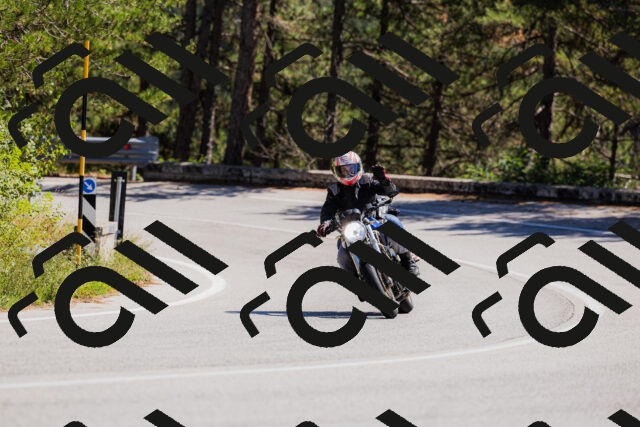 202509061326-_04A6247_c3