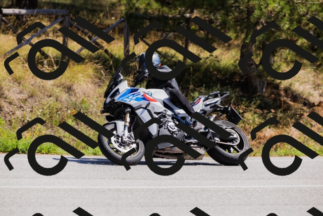 202509061326-_04A6249_c3