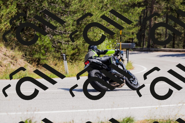 202509061332-_04A6322_c3