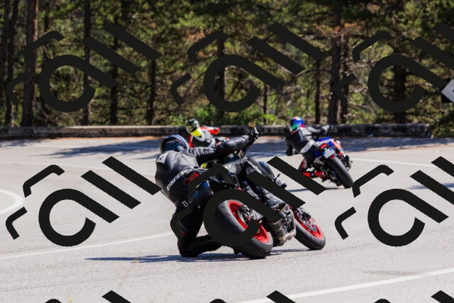 202509061335-_04A6376_c3