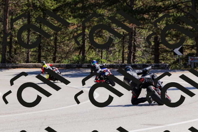 202509061335-_04A6377_c3