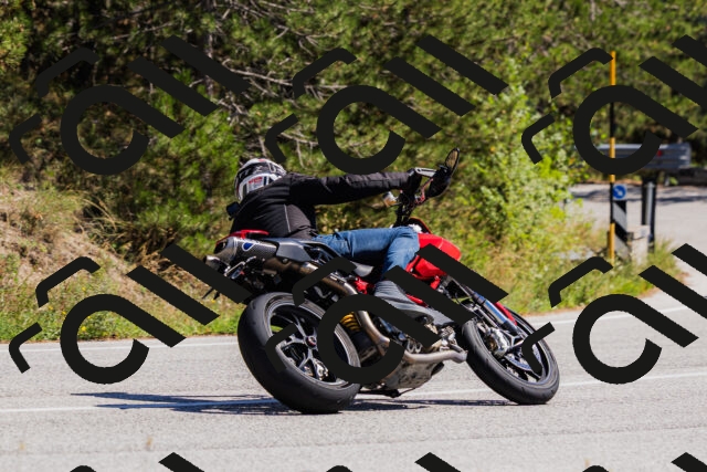 202509061335-_04A6382_c3