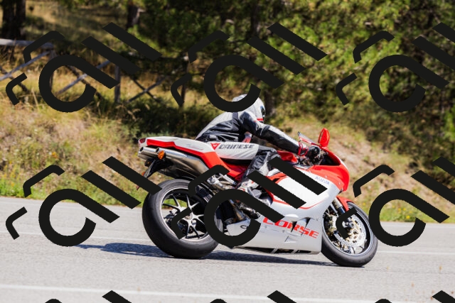 202509061336-_04A6402_c3