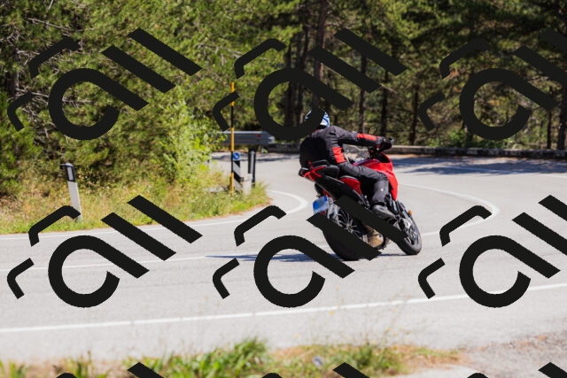 202509061336-_04A6416_c3