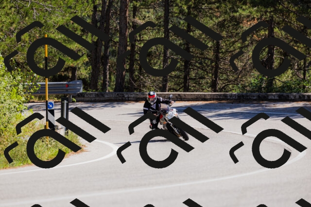 202509061342-_04A6472_c3