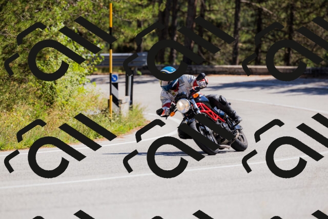 202509061342-_04A6477_c3