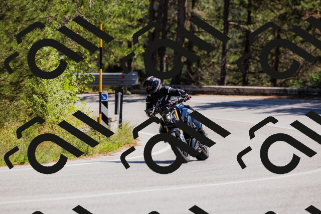 202509061342-_04A6482_c3