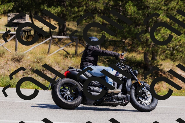 202509061344-_04A6493_c3