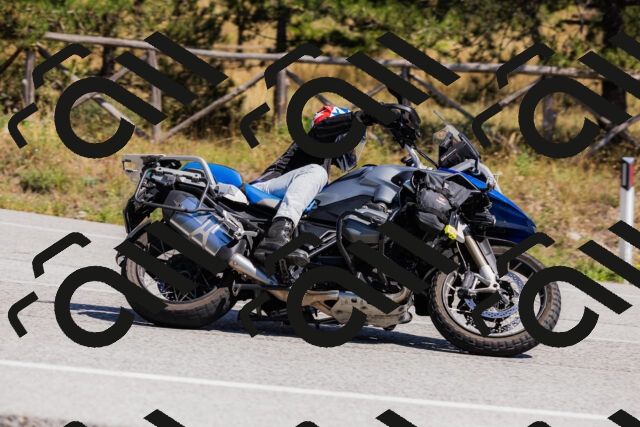 202509061346-_04A6498_c3