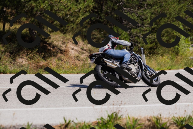 202509061347-_04A6522_c3