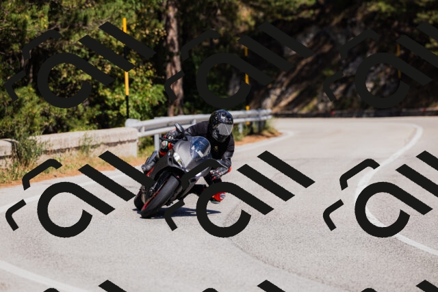 202509061348-_04A6526_c3