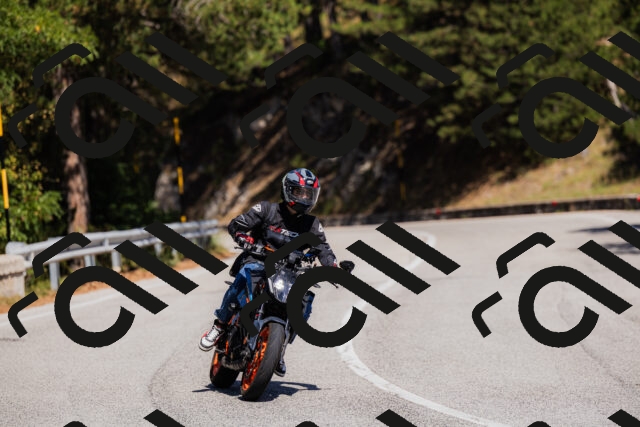 202509061357-_04A6606_c3