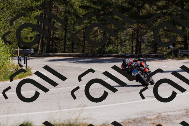 202509061404-_04A6699_c3