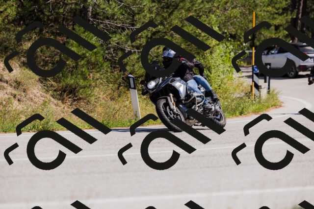 202509061405-_04A6716_c3