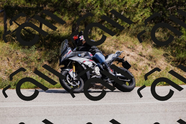 202509061405-_04A6718_c3