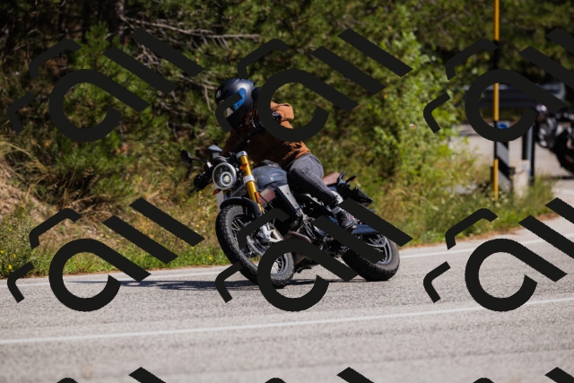 202509061406-_04A6744_c3