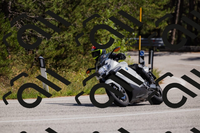 202509061407-_04A6764_c3