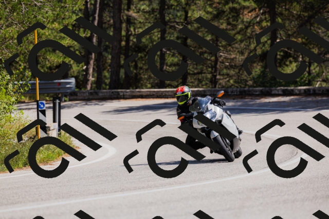 202509061410-_04A6797_c3