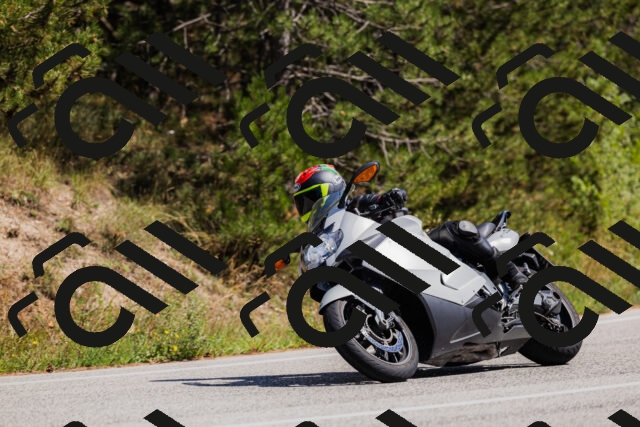 202509061410-_04A6799_c3